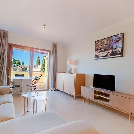 Dream In Nagueles, A With Sea Views And Luxury Amenities Apartment