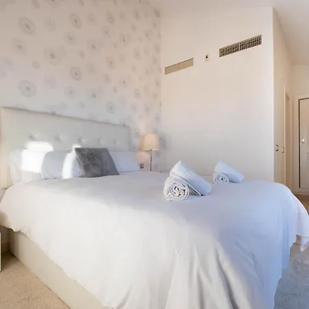 Dream In Nagueles, A With Sea Views And Luxury Amenities