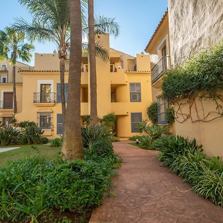 Dream In Nagueles, A With Sea Views And Luxury Amenities